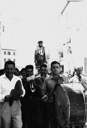 Banda de mÃºsica acompaÃ±ando a San Roque. Calamocha