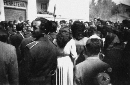 Grupo de gente en la procesiÃ³n de San Roque.Calamocha.