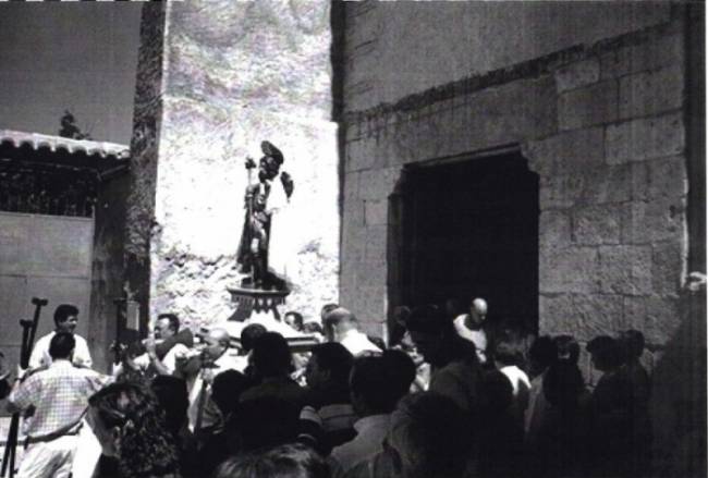 Imagen de San Roque en la puerta de su ermita