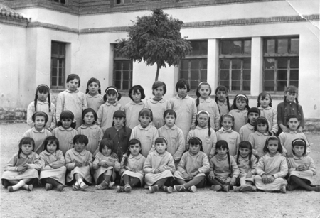 Grupo escolar de niÃ±as. Cella
