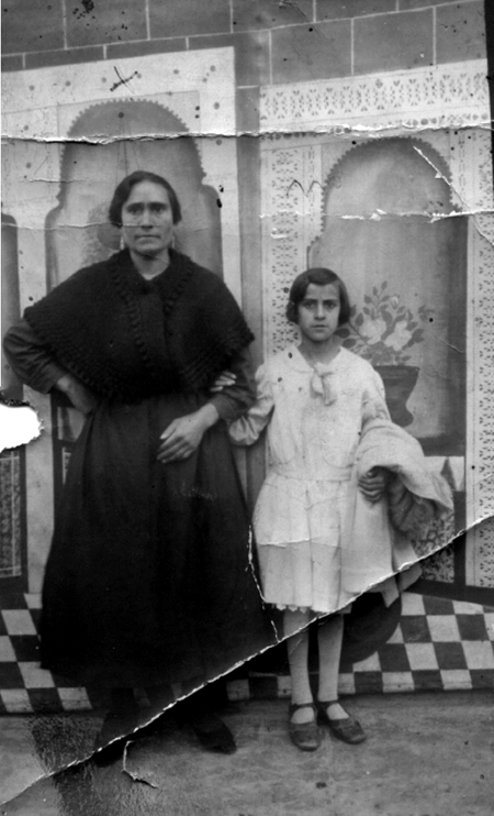 Agustina y Pura. Retrato familiar. AÃ±o 1932. Cella.