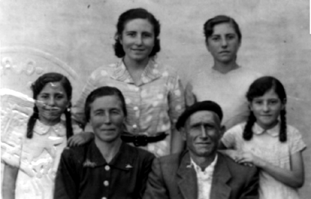 Vicente GarcÃ­a y Teresa SÃ¡ez. AÃ±o 1954. Cella.