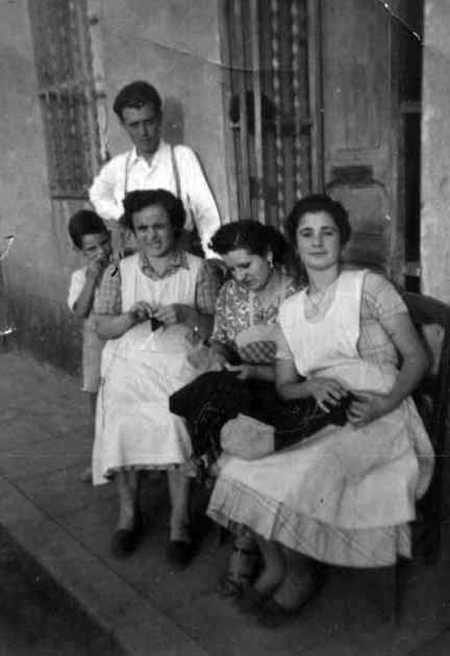 Emilia, Lorenza, Leonor, Enrique y JosÃ©. AÃ±o 1956. Cella.