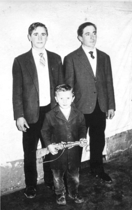 Juan. AntÃ³n y Baldomero. AÃ±o 1964. Cella.