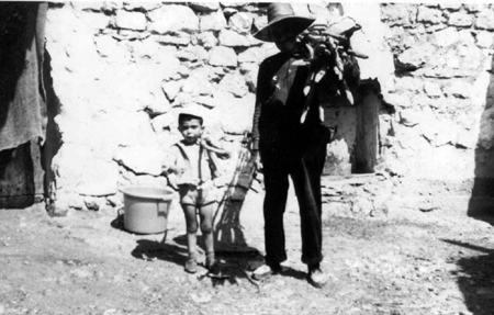 CesÃ¡reo y Doni. AÃ±o 1969. Cella.