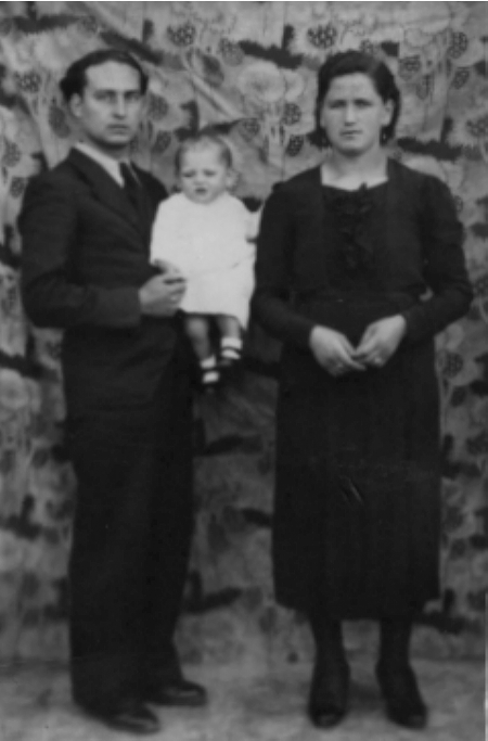 Amada y familia. Cella.