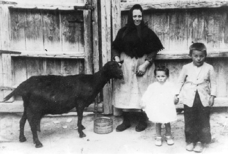 Catalina Soriano y familia. Cella.