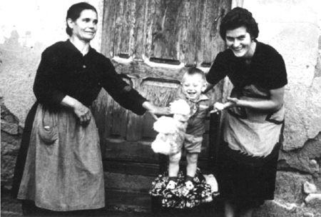 Guadalupe, JosÃ© Antonio y LucÃ­a. Cella.