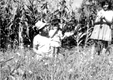 Paco, Miguel y Emileta. Cella.