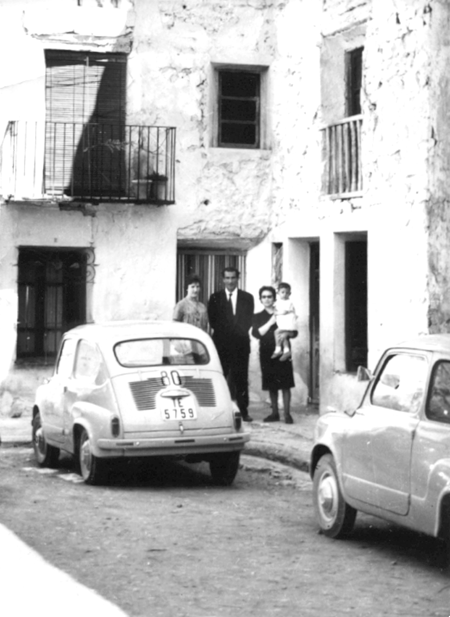 Pepe y familia. Cella.