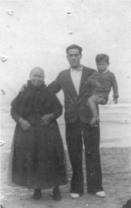 Retrato familiar de cellenses. Cella.