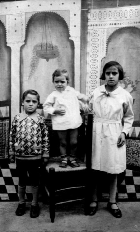 Pura, MarÃ­a y Juan. Cella