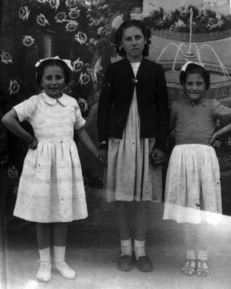 Josefina, MarÃ­a y Esmeralda. Cella
