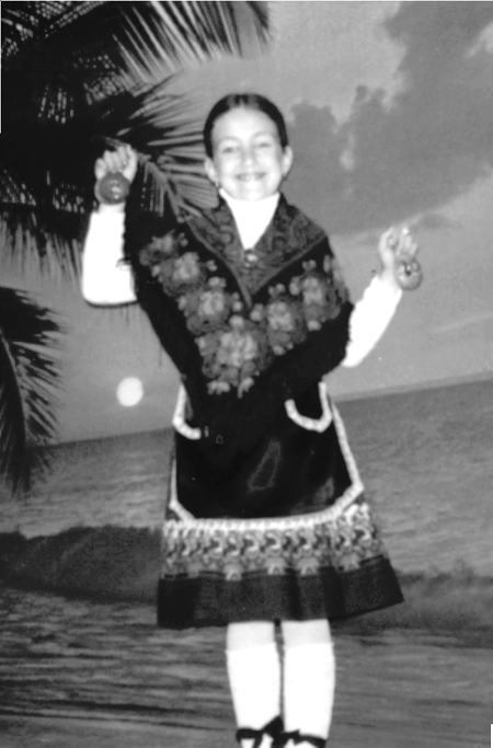 Manuela HernÃ¡ndez vestida de baturra. Cella