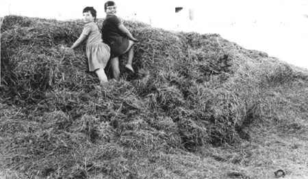 MarÃ­a Coloma y MarÃ­a sobre el montÃ³n de paja. Cella
