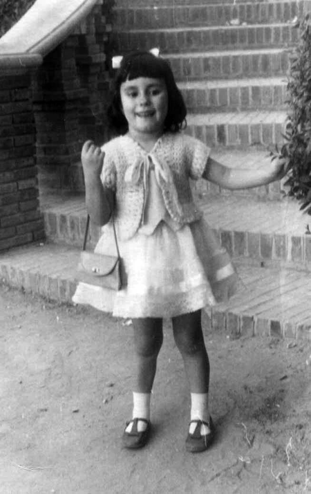 Mari Carmen Blasco con su bolsito. Cella