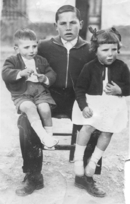 Miguel, Rosina y Pedro. Cella