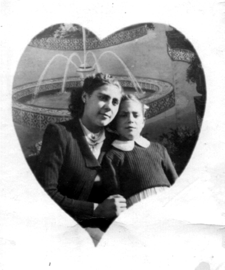 Pilar y MarÃ­a. Cella