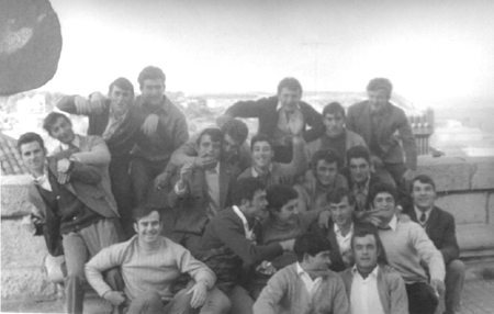 Grupo de quintos en fiestas. Cella.