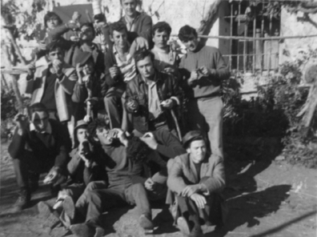 Grupo de quintos en fiestas. Cella.