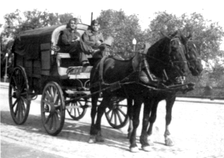 Segundo Yuste en carro.