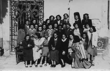 Amigas de Vicenta Navarro. Cella