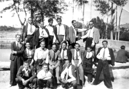 Amigos en la fuente. Cella