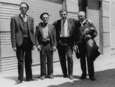 Amigos en la calle. Cella