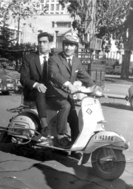 Amigos en moto. Cella