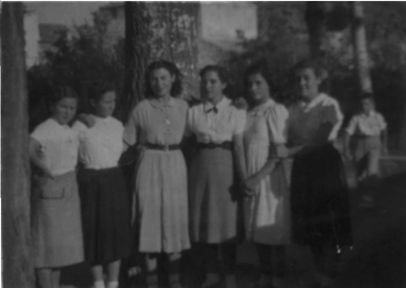 Amigas de Carmen Pomar. Cella