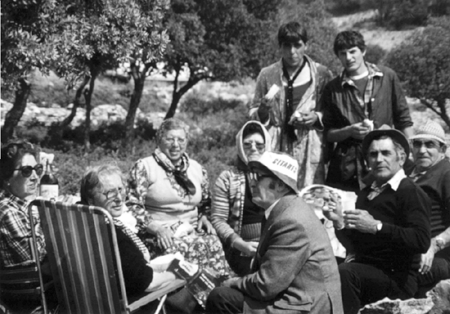 Amigos en el Calvario. Cella