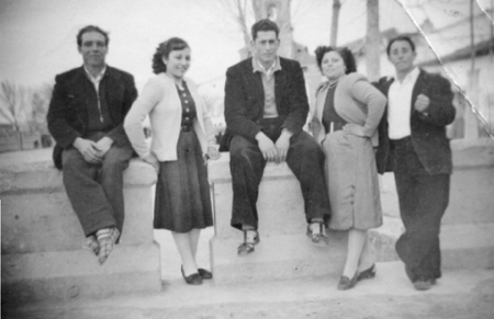 Amigos en la fuente. Cella