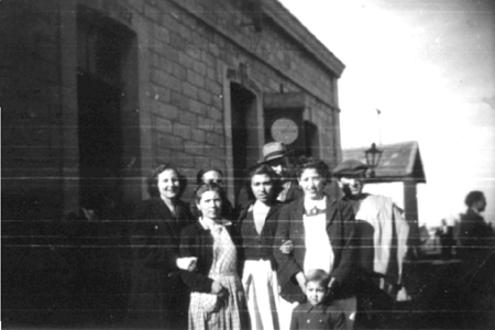 Amigos en la estaciÃ³n del tren. Cella