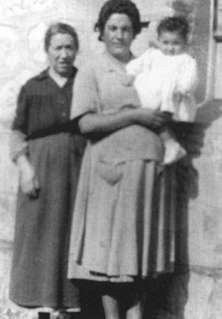 Vicenta y Amalia. Villarquemado.