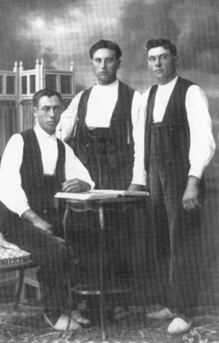 Celso, Juan y JesÃºs. Villarquemado.