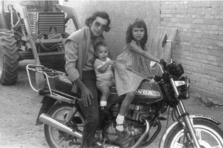 JuliÃ¡n, Isaac y Raquel en moto. Villarquemado.