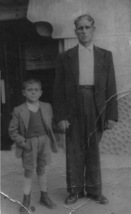 Rufino con su padre. Villarquemado.