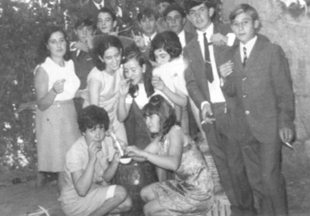 Grupo de amigos en una celebraciÃ³n. Villarquemado.