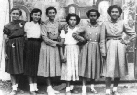 Consola y amigas. Villarquemado.