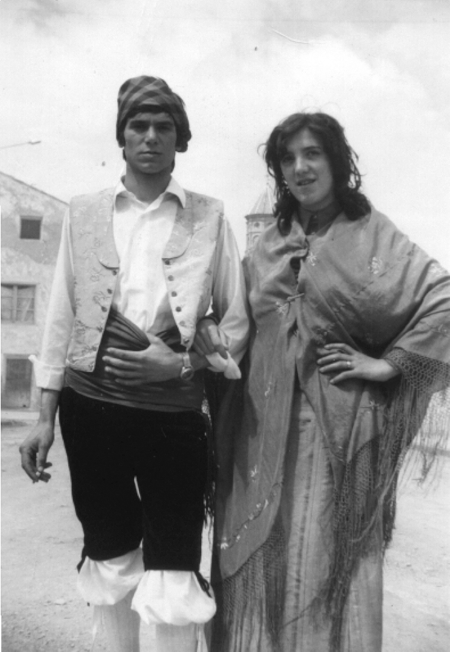 Pareja en las fiestas de San Isidro. Villarquemado.