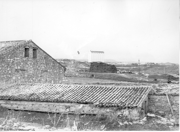 Vista de BaÃ±Ã³n y el silo