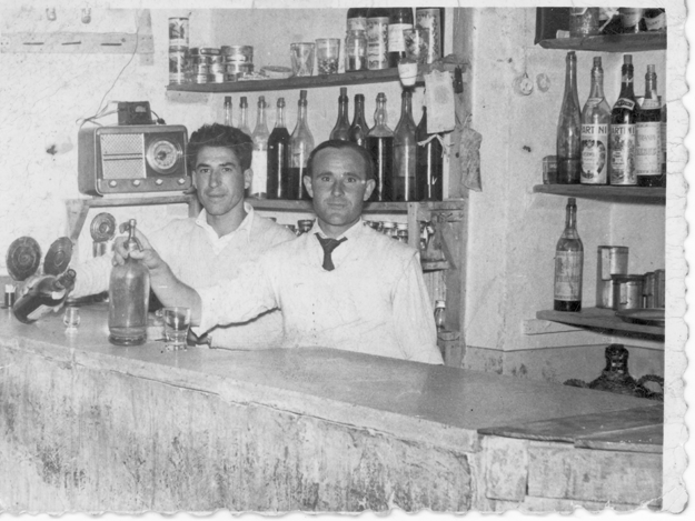 En el cafe. BaÃ±Ã³n.