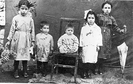 Hermanos y primos. Villar del Salz.