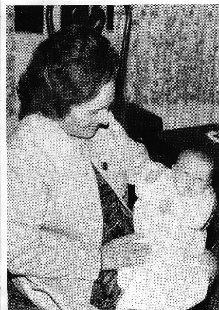 CÃ¡ndida y su nieta. Alba.