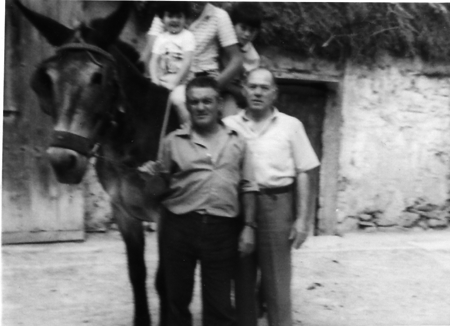 JoaquÃ­n y vecinos de Alba.