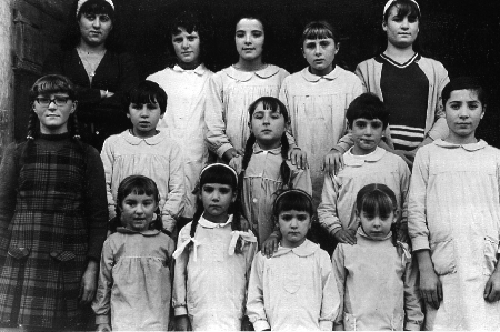 Grupo escolar de niÃ±as. Monforte.