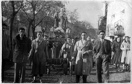 Los quintos encabezando la procesiÃ³n