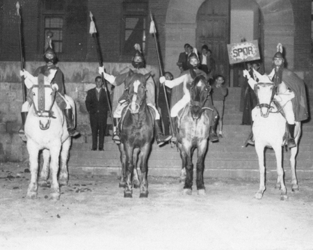 RepresentaciÃ³n teatral a caballo. Daroca.
