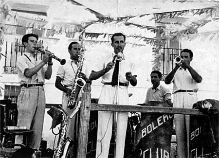 ActuaciÃ³n de la Orquesta "Bolero Club". Daroca.