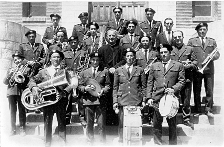 Banda de mÃºsica dirigida por el padre escolapio D. JosÃ© Valencia. Daroca.
